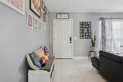 Casa en venta en Brandon, Florida, 3 dormitorios, 133.41 m2 № 2115451 - foto 3