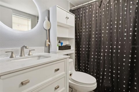Casa en venta en Brandon, Florida, 3 dormitorios, 133.41 m2 № 2115451 - foto 19