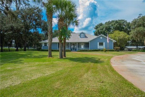 Casa en Inverness, Florida 4 dormitorios, 232.35 m2 № 2378923