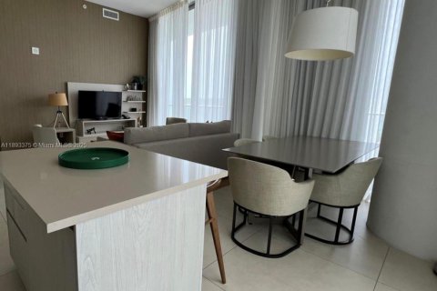 Condo in Hollywood, Florida, 1 bedroom  № 2012734 - photo 7