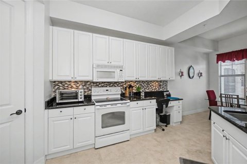 Condo in Punta Gorda, Florida, 2 bedrooms № 2119413 - photo 6