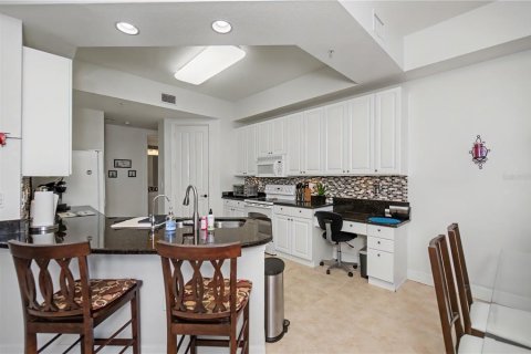 Condo in Punta Gorda, Florida, 2 bedrooms № 2119413 - photo 18