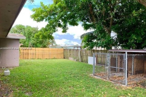 Villa ou maison à vendre à Sunrise, Floride: 2 chambres, 111.48 m2 № 1951232 - photo 4
