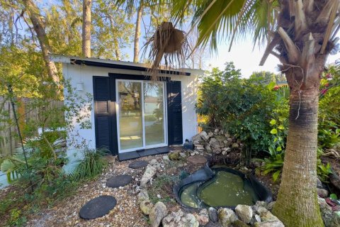 House in Temple Terrace, Florida 4 bedrooms, 136.94 sq.m. № 1915334 - photo 21