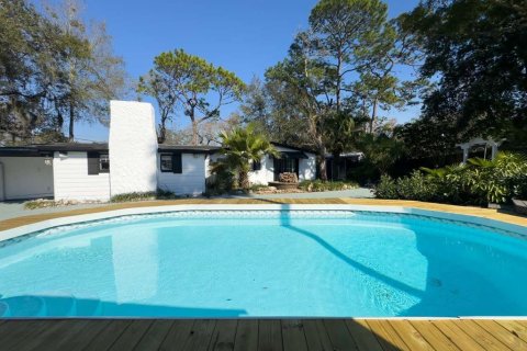 House in Temple Terrace, Florida 4 bedrooms, 136.94 sq.m. № 1915334 - photo 20