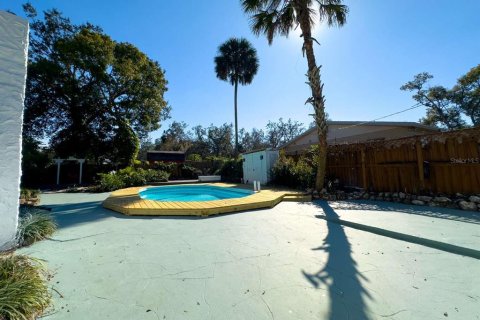 House in Temple Terrace, Florida 4 bedrooms, 136.94 sq.m. № 1915334 - photo 14