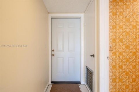 Condominio en venta en Hollywood, Florida, 1 dormitorio, 60.39 m2 № 2020918 - foto 9