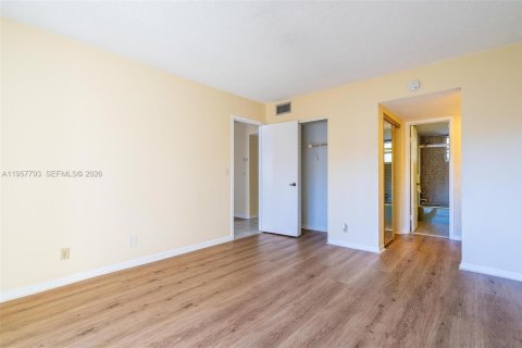Condominio en venta en Hollywood, Florida, 1 dormitorio, 60.39 m2 № 2020918 - foto 28