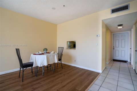 Condominio en venta en Hollywood, Florida, 1 dormitorio, 60.39 m2 № 2020918 - foto 18