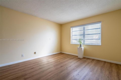 Condominio en venta en Hollywood, Florida, 1 dormitorio, 60.39 m2 № 2020918 - foto 20