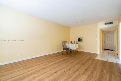 Condominio en venta en Hollywood, Florida, 1 dormitorio, 60.39 m2 № 2020918 - foto 23