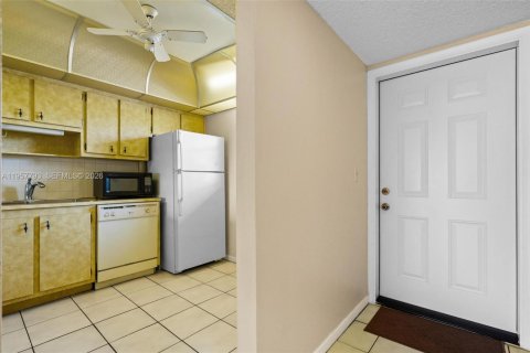 Condominio en venta en Hollywood, Florida, 1 dormitorio, 60.39 m2 № 2020918 - foto 10