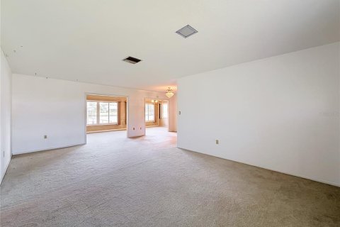 House in Tavares, Florida 3 bedrooms, 142.33 sq.m. № 2208547 - photo 10