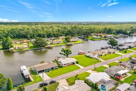 House in Tavares, Florida 3 bedrooms, 142.33 sq.m. № 2208547 - photo 3