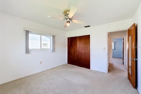 House in Tavares, Florida 3 bedrooms, 142.33 sq.m. № 2208547 - photo 24