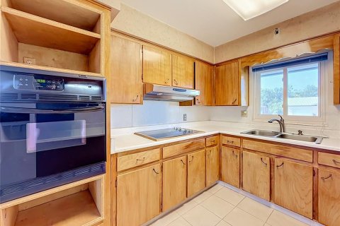 House in Tavares, Florida 3 bedrooms, 142.33 sq.m. № 2208547 - photo 18