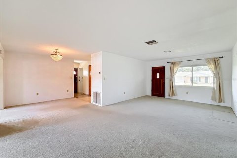 House in Tavares, Florida 3 bedrooms, 142.33 sq.m. № 2208547 - photo 11