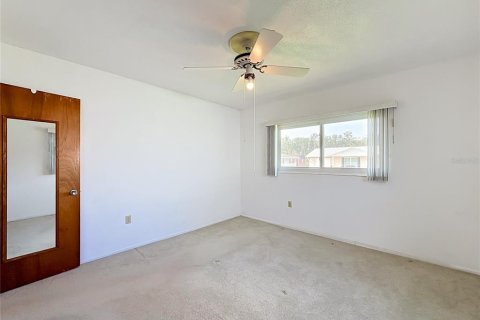 House in Tavares, Florida 3 bedrooms, 142.33 sq.m. № 2208547 - photo 30