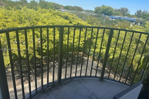 Condo in Coral Springs, Florida, 1 bedroom  № 1792447 - photo 2