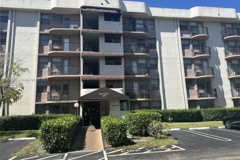 Condo in Coral Springs, Florida, 1 bedroom  № 1792447 - photo 1
