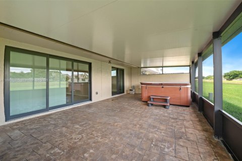 Condo in Sunrise, Florida, 2 bedrooms  № 1944856 - photo 9