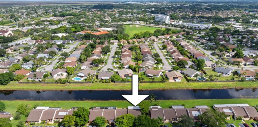 Condo in Sunrise, Florida, 2 bedrooms № 1944856