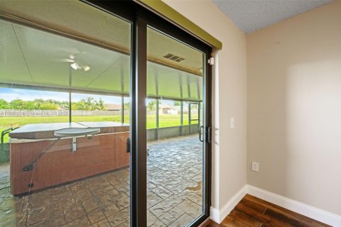 Condo in Sunrise, Florida, 2 bedrooms  № 1944856 - photo 15