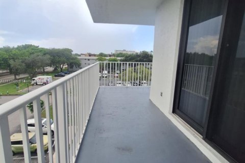 Condominio en alquiler en Hollywood, Florida, 2 dormitorios, 106.84 m2 № 1929196 - foto 8