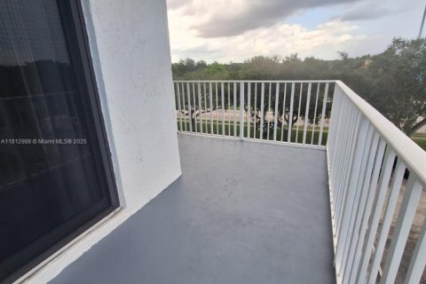 Condominio en alquiler en Hollywood, Florida, 2 dormitorios, 106.84 m2 № 1929196 - foto 7