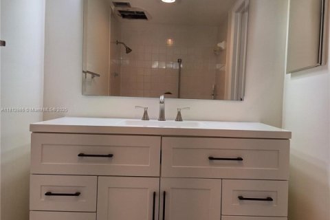 Condominio en alquiler en Hollywood, Florida, 2 dormitorios, 106.84 m2 № 1929196 - foto 21