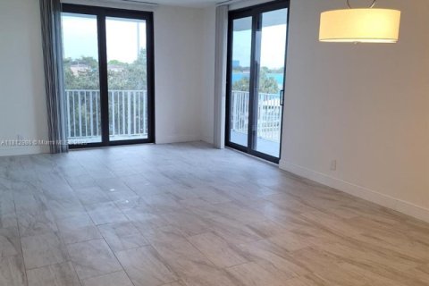 Condominio en alquiler en Hollywood, Florida, 2 dormitorios, 106.84 m2 № 1929196 - foto 4