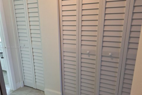 Condominio en alquiler en Hollywood, Florida, 2 dormitorios, 106.84 m2 № 1929196 - foto 19