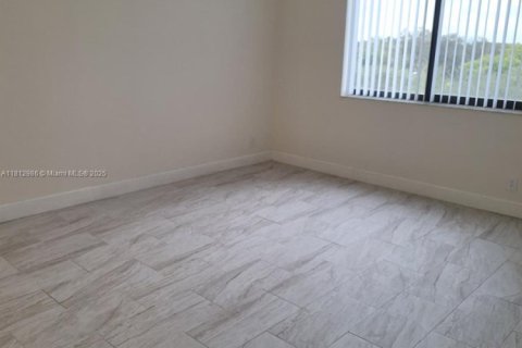 Condominio en alquiler en Hollywood, Florida, 2 dormitorios, 106.84 m2 № 1929196 - foto 15