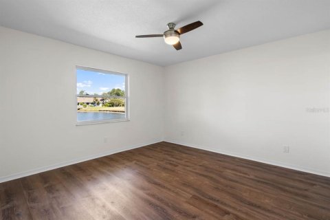 House in Sun City Center, Florida 2 bedrooms, 140.84 sq.m. № 1655719 - photo 17