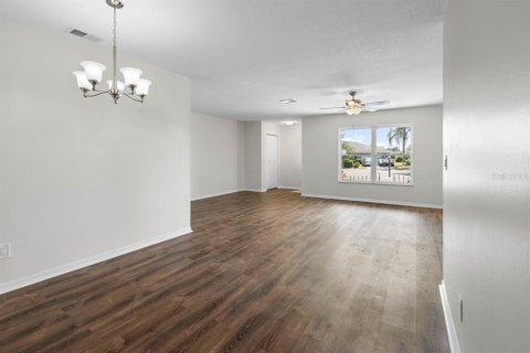 House in Sun City Center, Florida 2 bedrooms, 140.84 sq.m. № 1655719 - photo 8