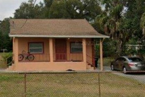 House in Tampa, Florida 3 bedrooms, 112.41 sq.m. № 1804992 - photo 1