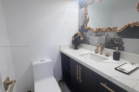 Condo in Miami Beach, Florida, 1 bedroom № 2010591 - photo 9