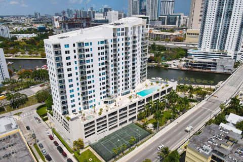 Condo in Miami, Florida, 2 bedrooms  № 1868122 - photo 23
