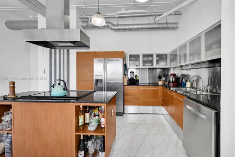 Condo in Miami, Florida, 2 bedrooms  № 1868122 - photo 8