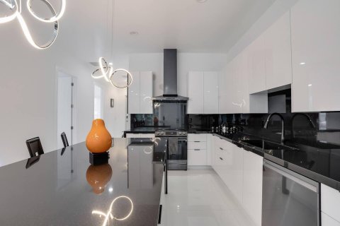 Купить виллу или дом в Форт-Лодердейл, Флорида 1 комната, 188.41м2, № 2146397 - фото 5