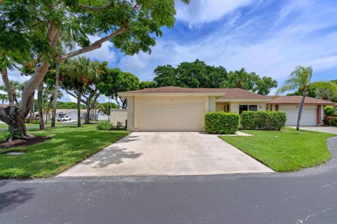 Casa en Boynton Beach, Florida 3 dormitorios, 130.9 m2 № 2304106