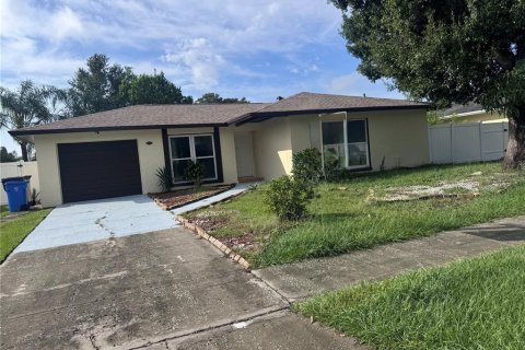 Villa ou maison à louer à Tampa, Floride: 2 chambres, 103.12 m2 № 2411439 - photo 2