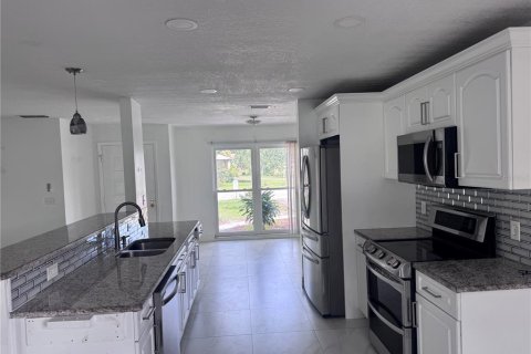 Villa ou maison à louer à Tampa, Floride: 2 chambres, 103.12 m2 № 2411439 - photo 7