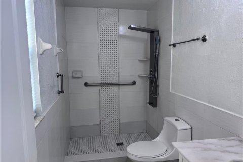 Villa ou maison à louer à Tampa, Floride: 2 chambres, 103.12 m2 № 2411439 - photo 13