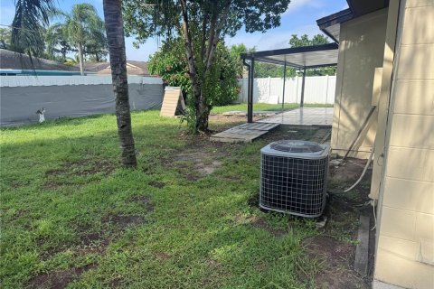 Villa ou maison à louer à Tampa, Floride: 2 chambres, 103.12 m2 № 2411439 - photo 21