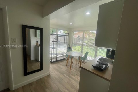 Apartamento en alquiler en Fort Lauderdale, Florida, 145.11 m2 № 2013115 - foto 3