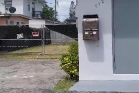 Commercial property in Homestead, Florida № 1966964 - photo 10