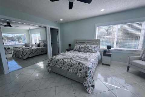 Condo in Tampa, Florida, 3 rooms № 2206685 - photo 9