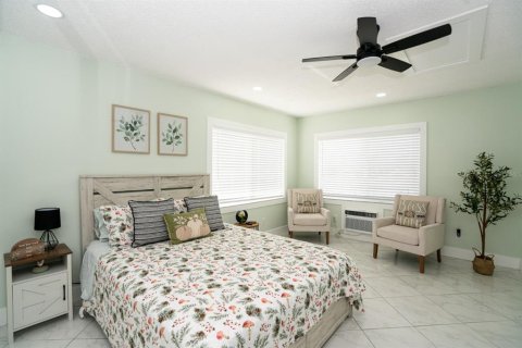 Condo in Tampa, Florida, 3 rooms № 2206685 - photo 24