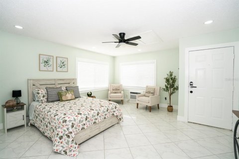 Condo in Tampa, Florida, 3 rooms № 2206685 - photo 26